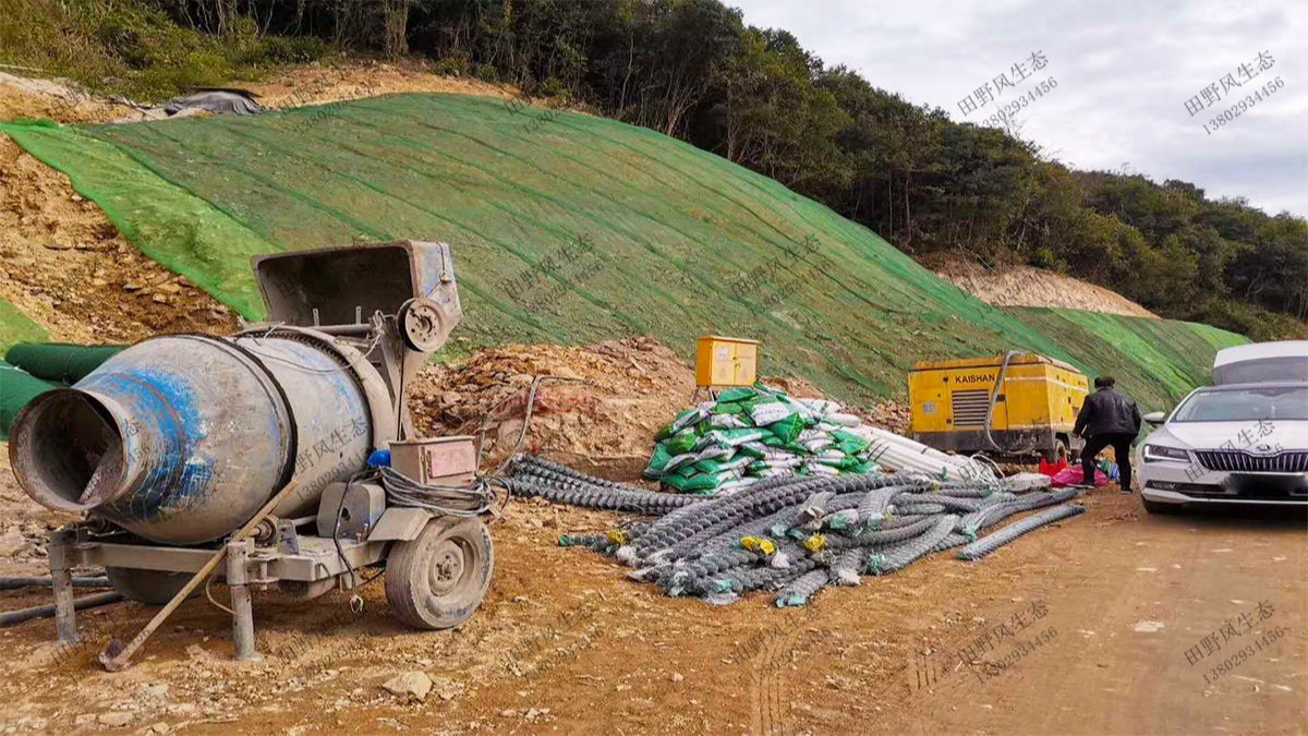揭惠高速揭陽(yáng)段高速公路邊坡復(fù)綠工程